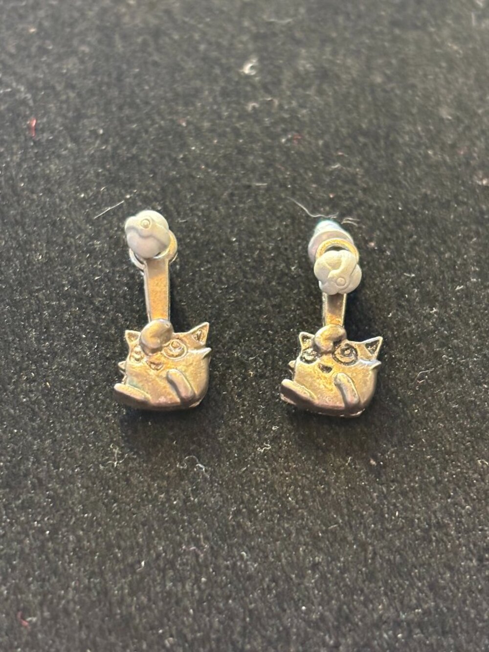 Vintage Nintendo Silver Tone Metal Pokéball Drop Pokémon Jigglypuff Earrings